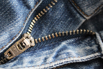 zipper in denim