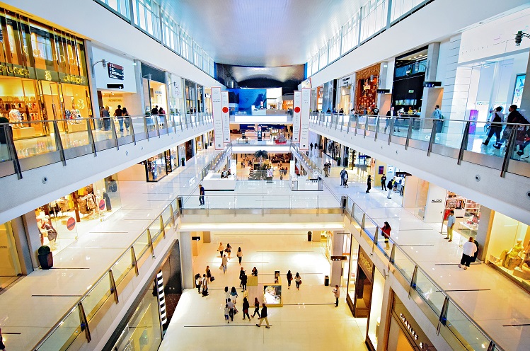 Interior de un centro comercial